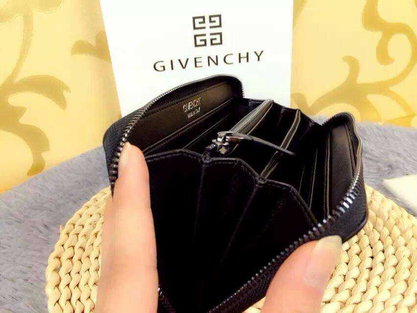 個性的なデザ 人気ブランドGivenchy 実物の写真 N品スーパーコピー代引き対応国内発送後払い安全必ず届く優良サイト